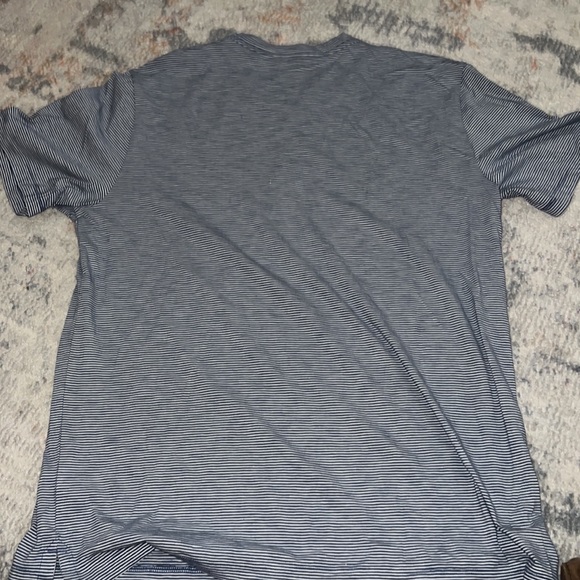 Vince striped Blue t-shirt (large) - Picture 3 of 3